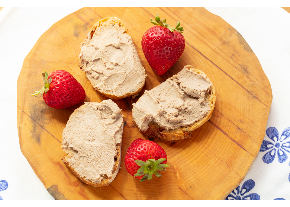 Smoked liverwurst and pâtés